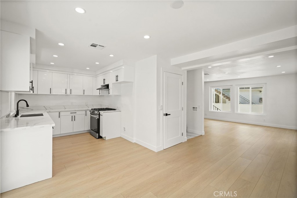 7010 Lennox Avenue C Property Photo 8