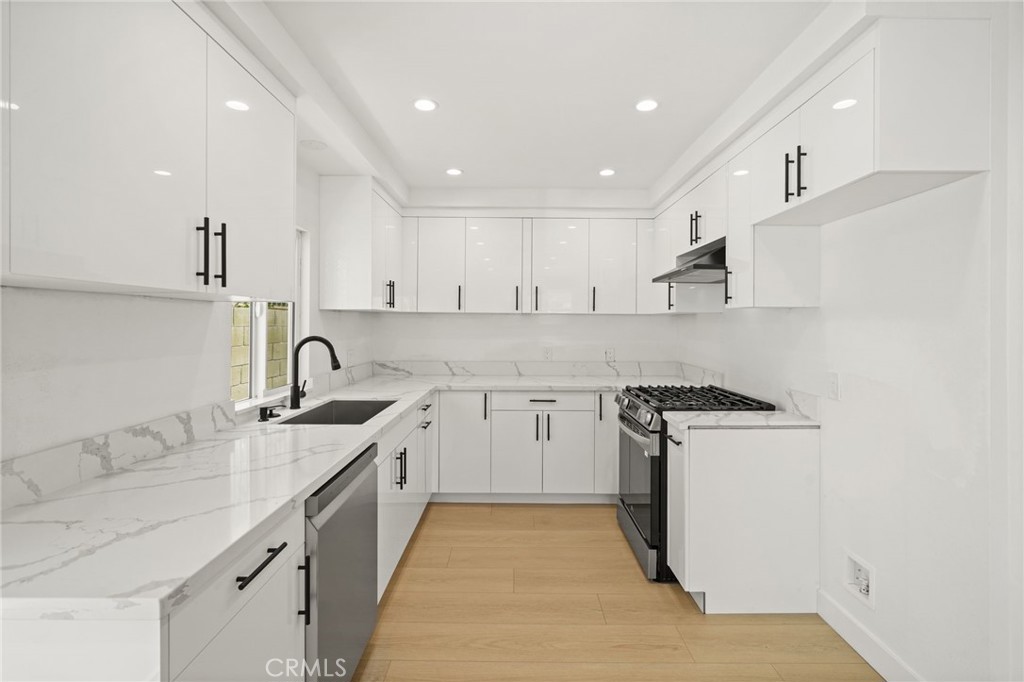 7010 Lennox Avenue C Property Photo 9