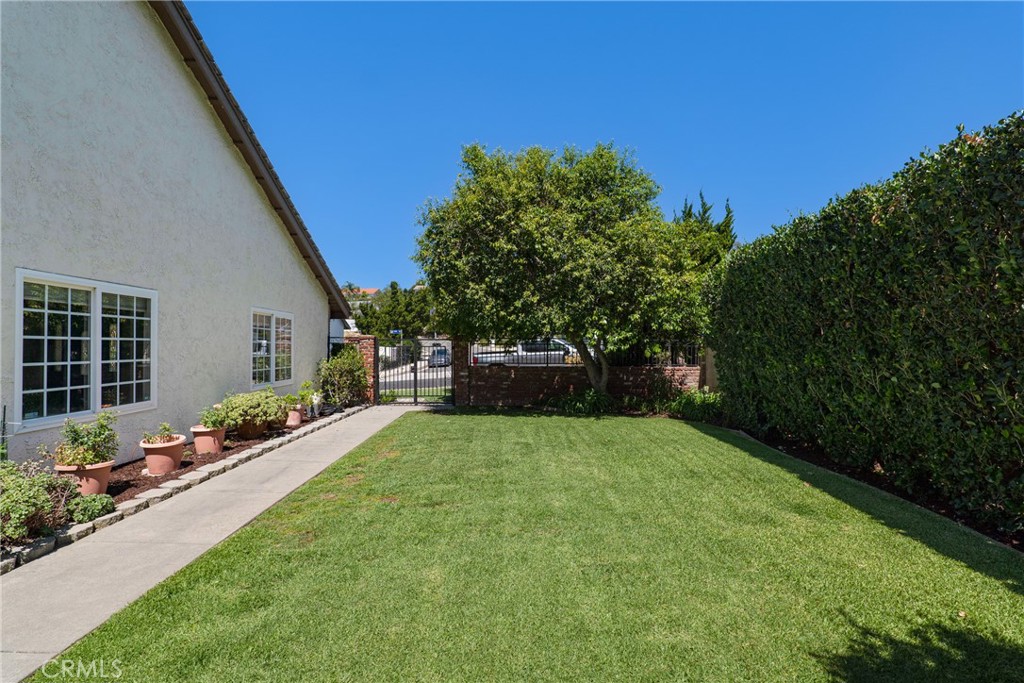 11496 Twin Hills Property Photo 33