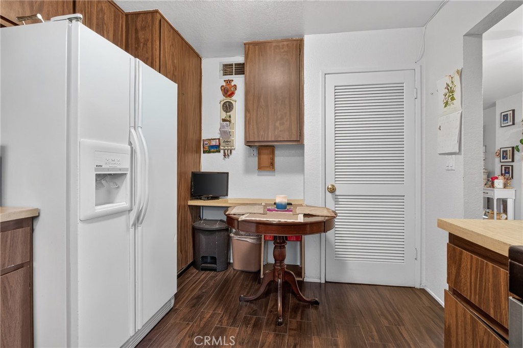 9414 Moonbeam Avenue 19 Property Photo 12