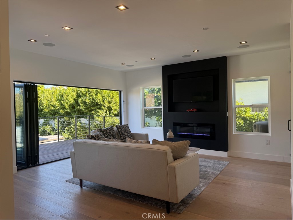 18039 Rosita Property Photo 5
