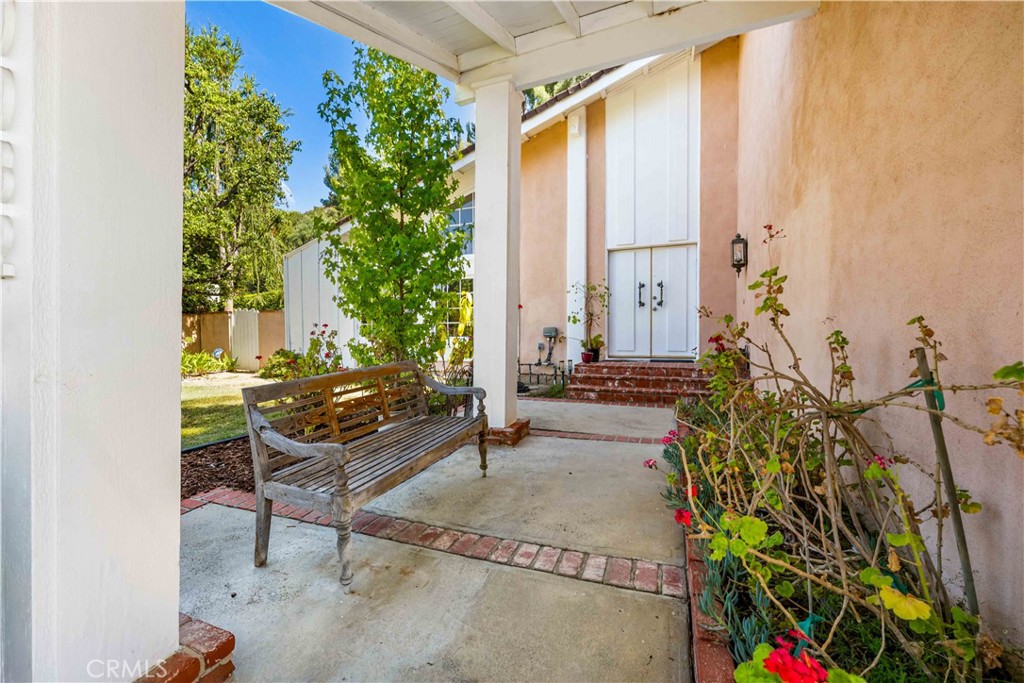 19932 Turnberry Property Photo 4