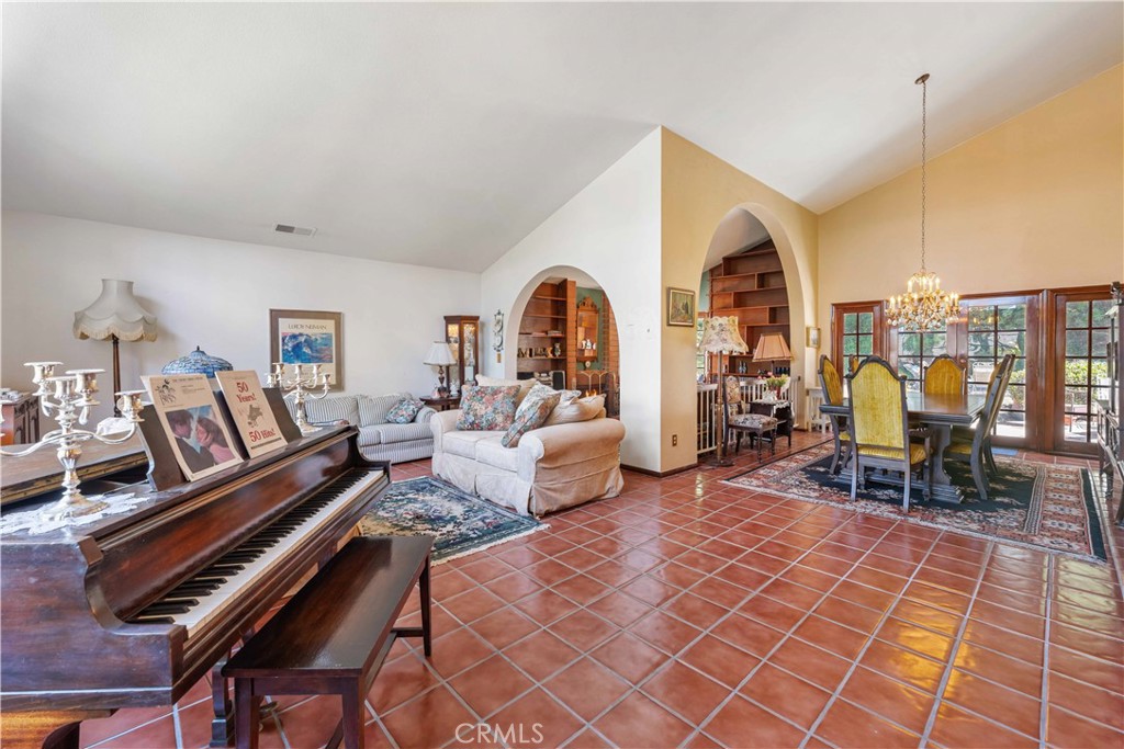19932 Turnberry Property Photo 7