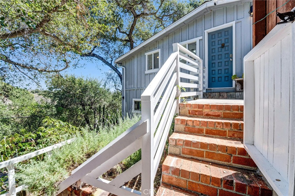 21936 Canon Drive Property Photo 3