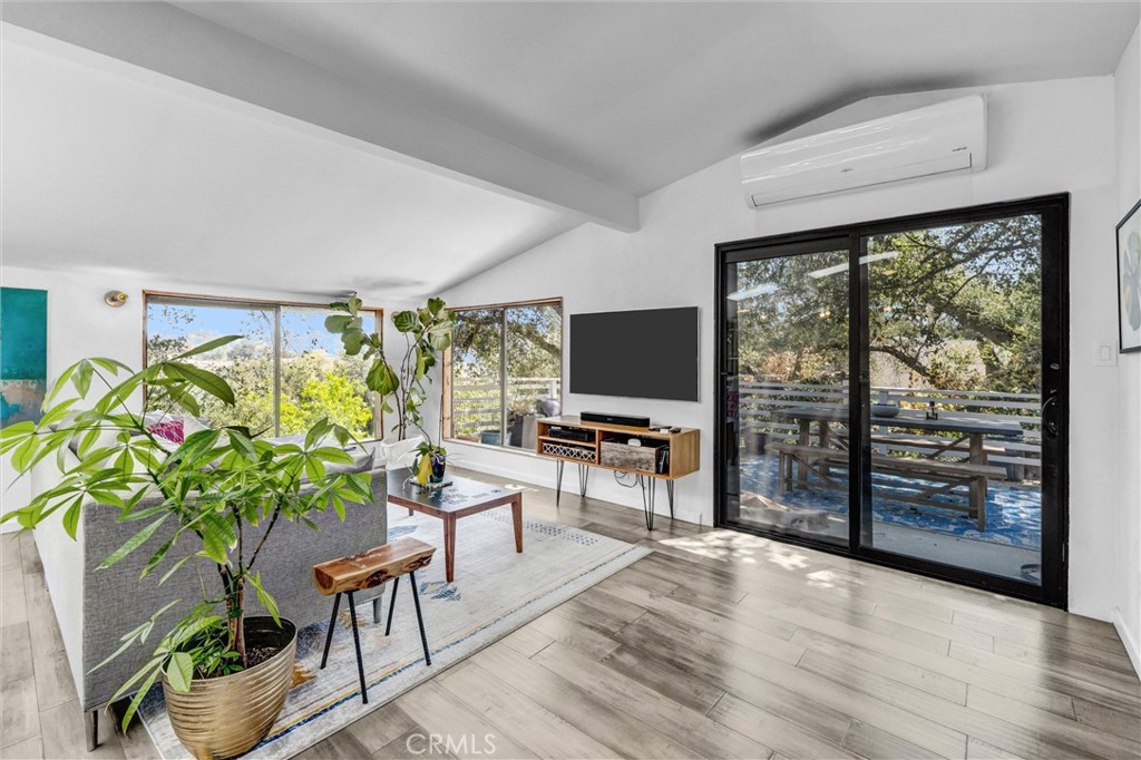 21936 Canon Drive Property Photo 9