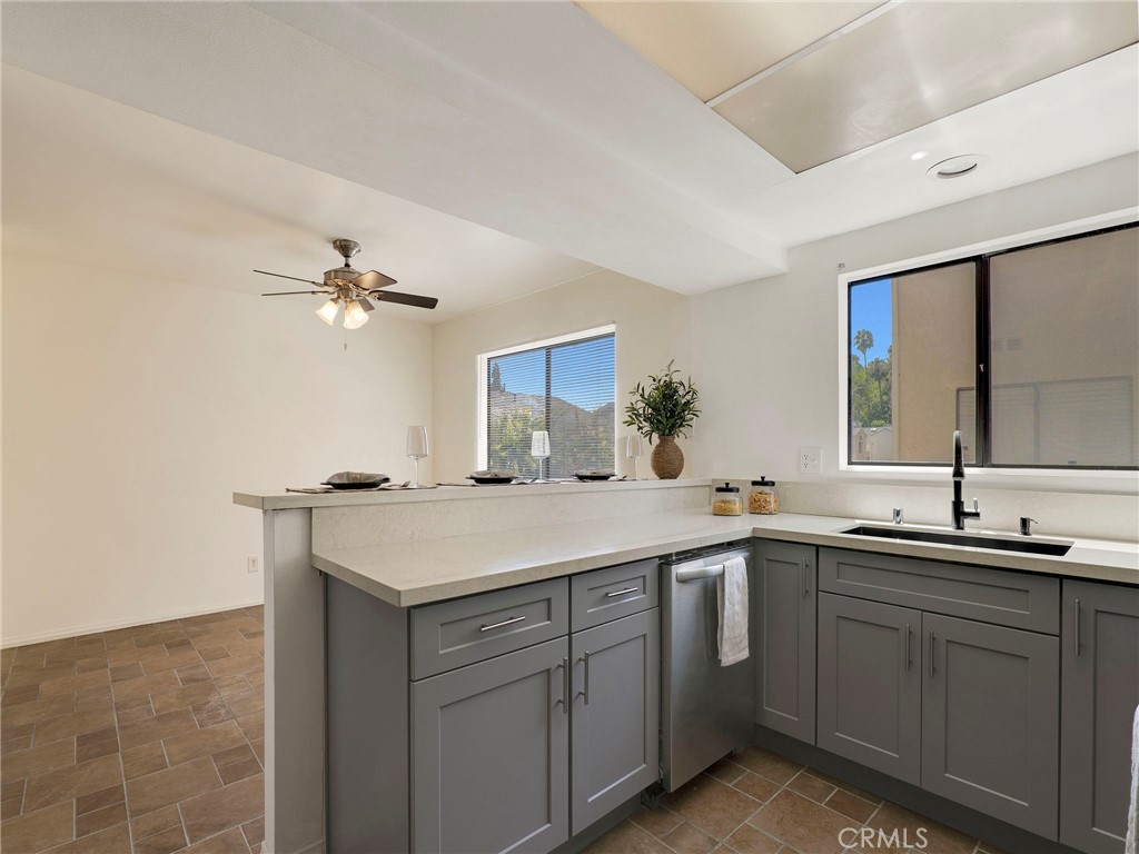 18954 Sherman Way 9 Property Photo 3
