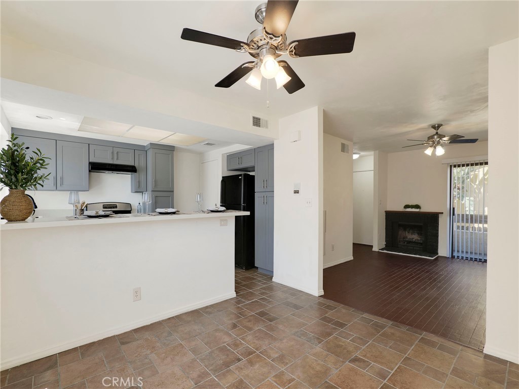 18954 Sherman Way 9 Property Photo 7