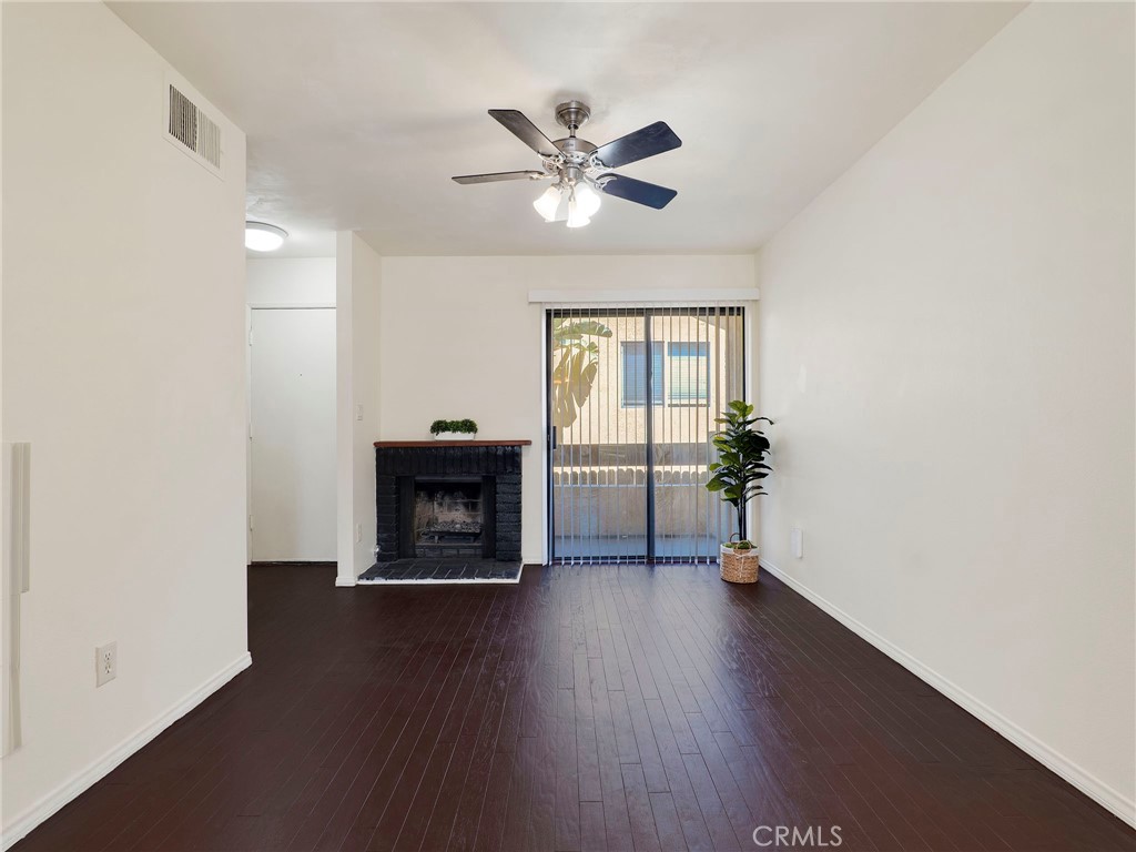 18954 Sherman Way 9 Property Photo 8