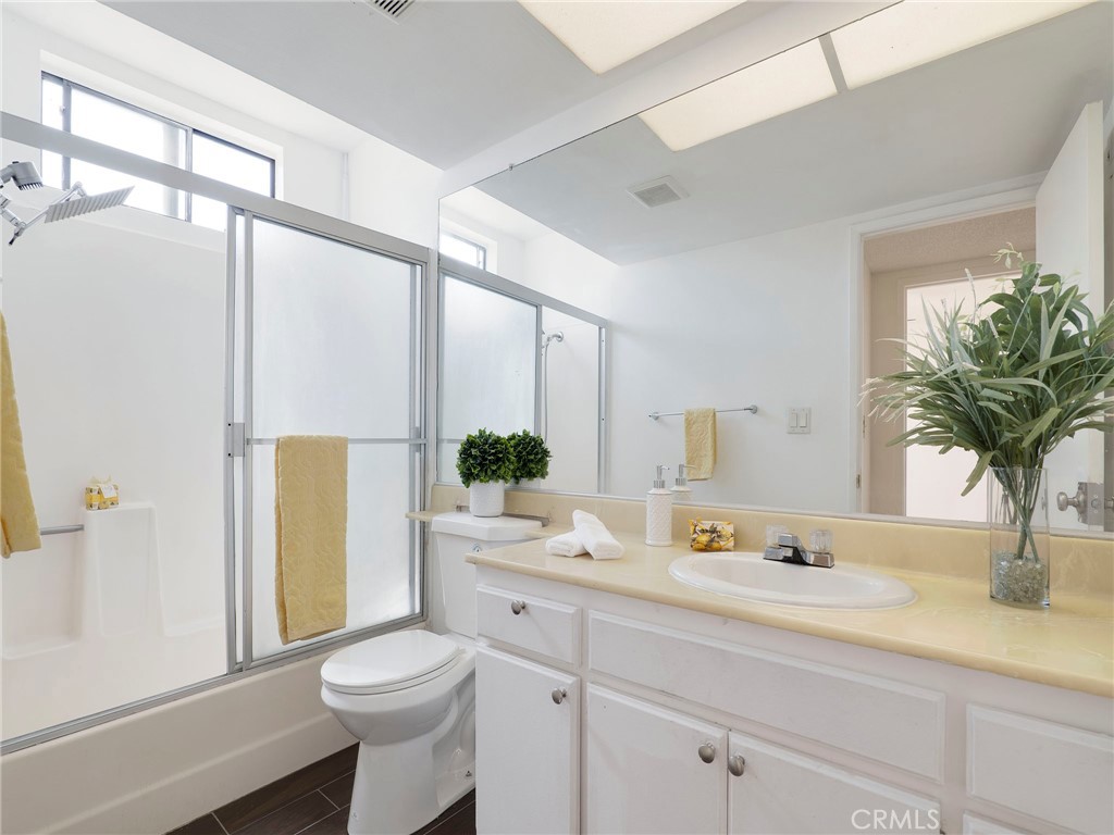 18954 Sherman Way 9 Property Photo 19