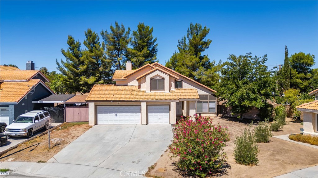 43753 Rialto Property Photo 1
