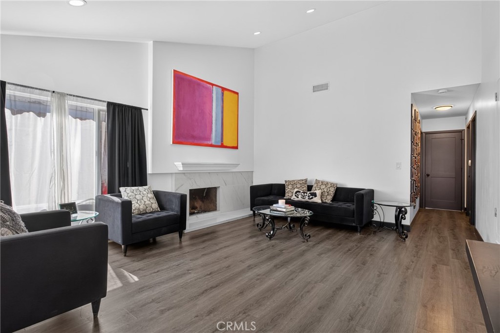 1834 Hillary Court Property Photo 6
