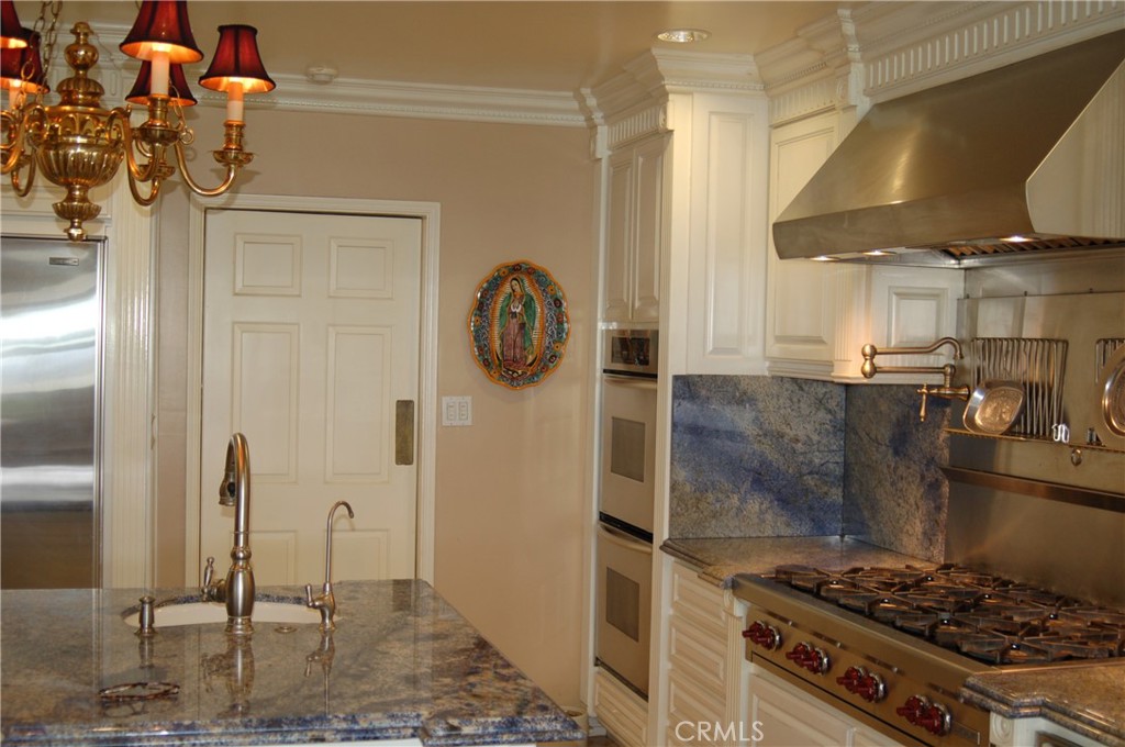 13978 Summit Drive Property Photo 24