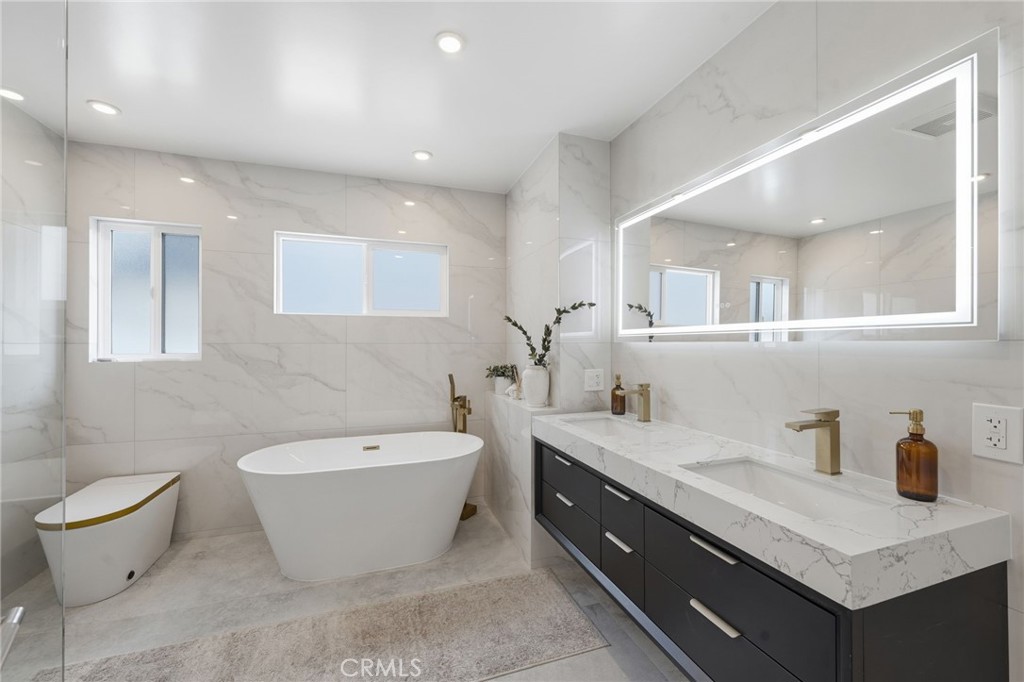 17420 Collins Property Photo 10