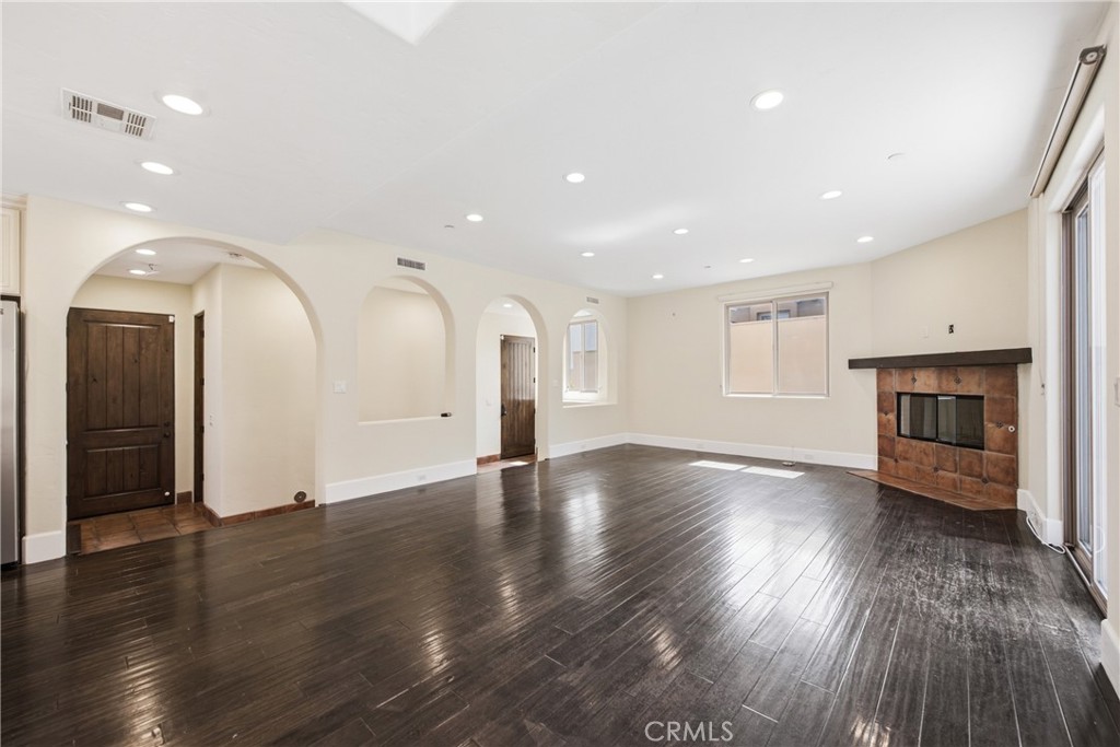 1918 Harriman Lane Property Photo 6