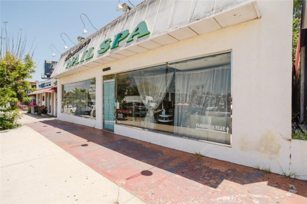 11274 Ventura Boulevard Property Photo 1