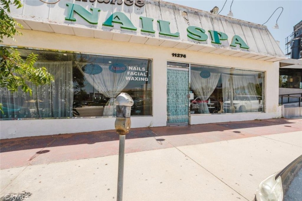 11274 Ventura Boulevard Property Photo 3