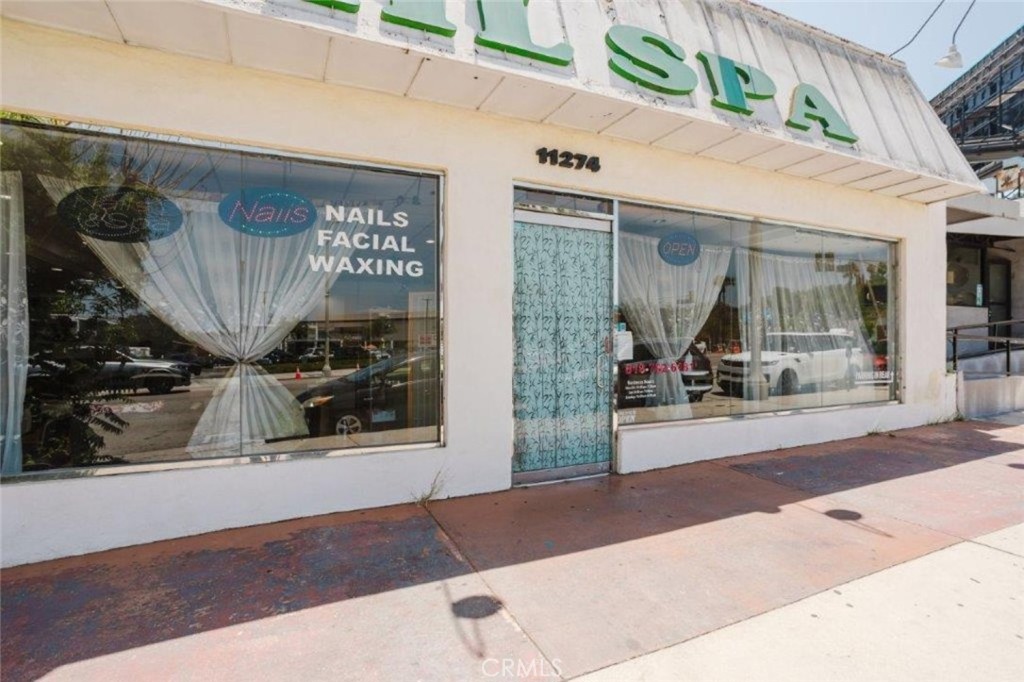 11274 Ventura Boulevard Property Photo 4