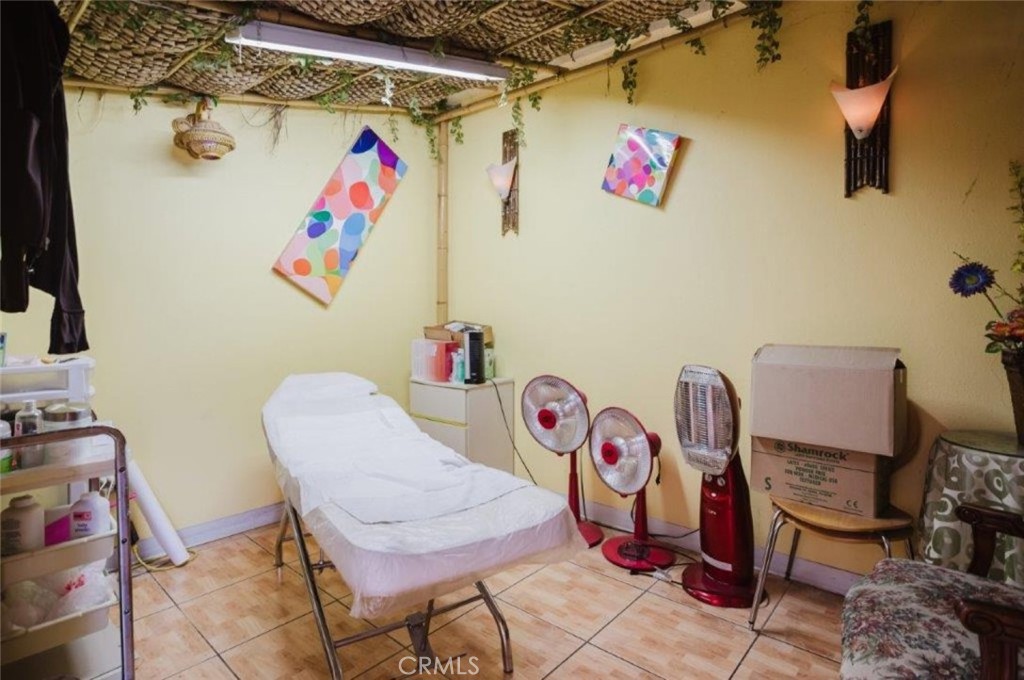 11274 Ventura Boulevard Property Photo 14