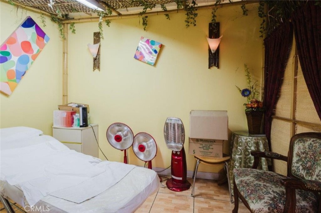 11274 Ventura Boulevard Property Photo 16