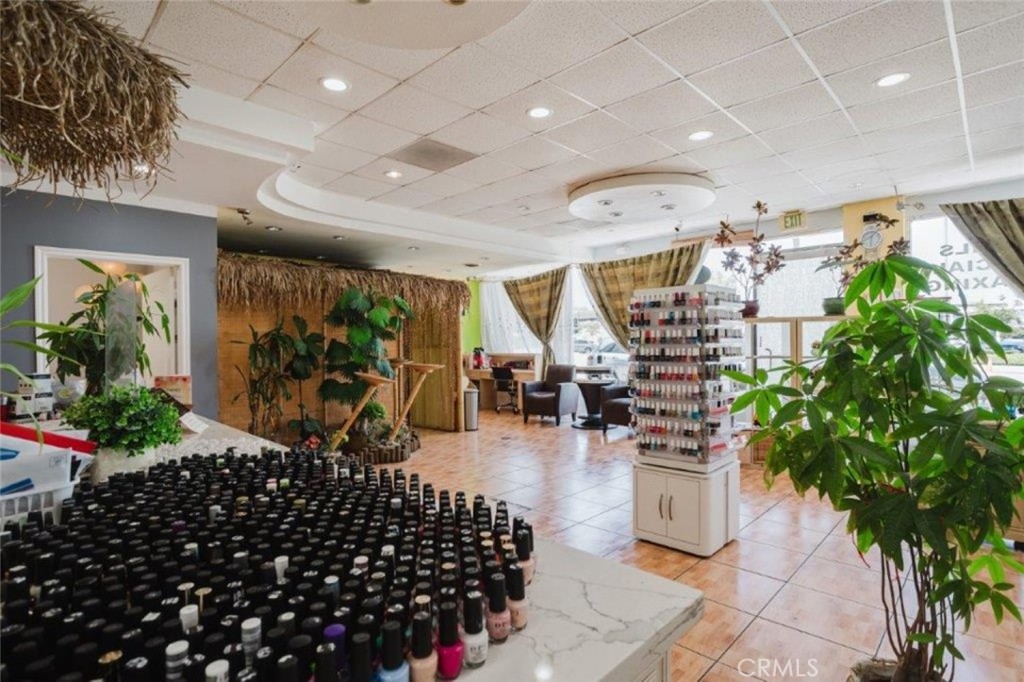 11274 Ventura Boulevard Property Photo 18