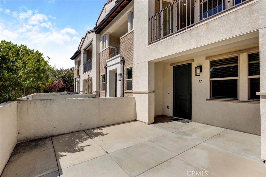 77 Jensen Court Property Photo 4