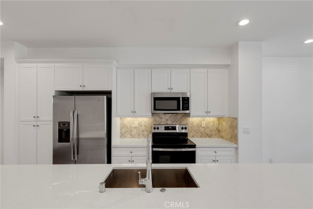 77 Jensen Court Property Photo 11