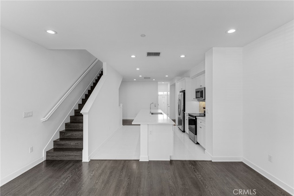 77 Jensen Court Property Photo 18