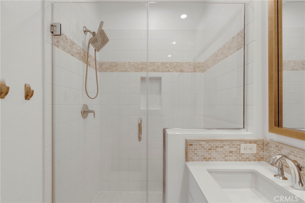 77 Jensen Court Property Photo 28