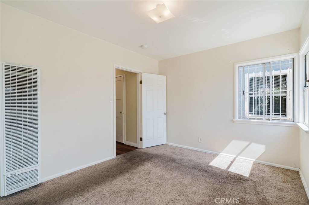 1010 N Alexandria Avenue Property Photo 15