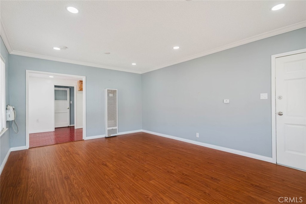 1010 N Alexandria Avenue Property Photo 19