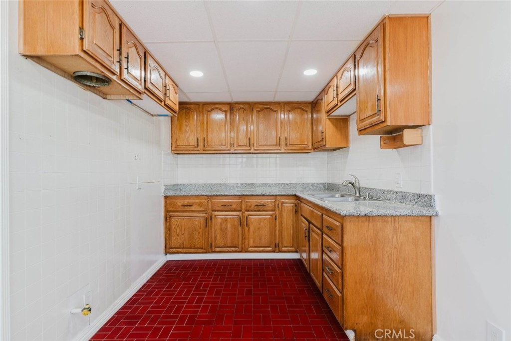 1010 N Alexandria Avenue Property Photo 22