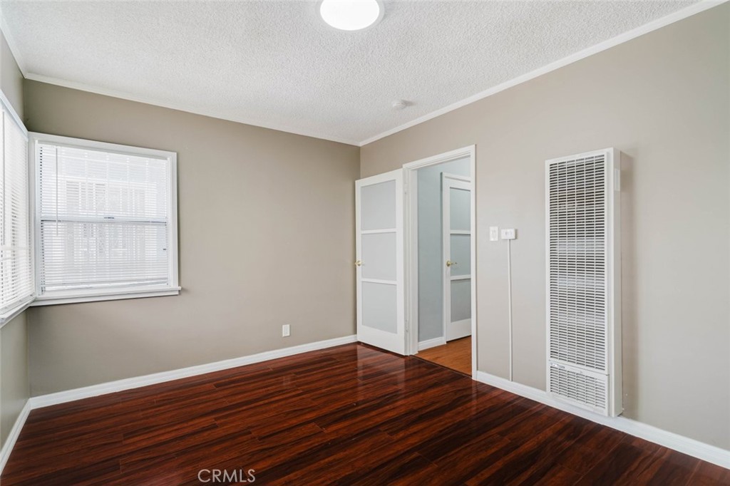1010 N Alexandria Avenue Property Photo 27