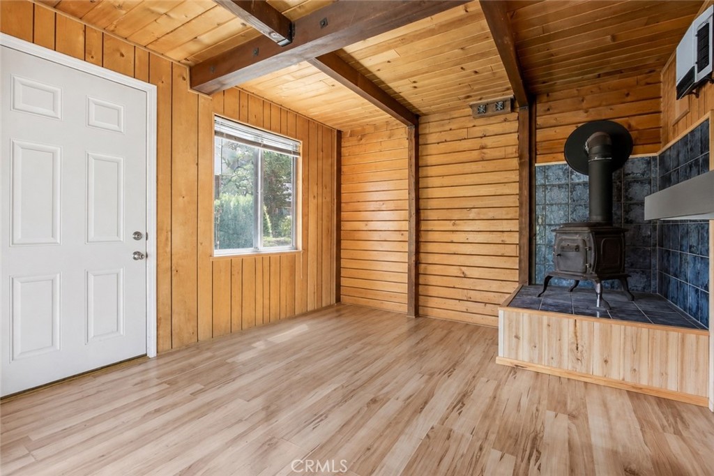 16505 Oakwood Way Property Photo 7