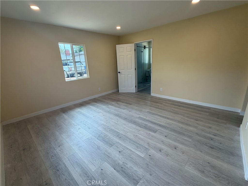 7912 White Oak Avenue B Property Photo 1