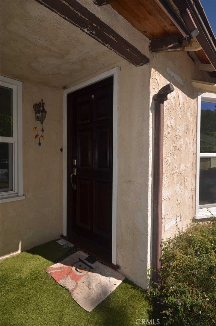7024 Balcom Property Photo 2