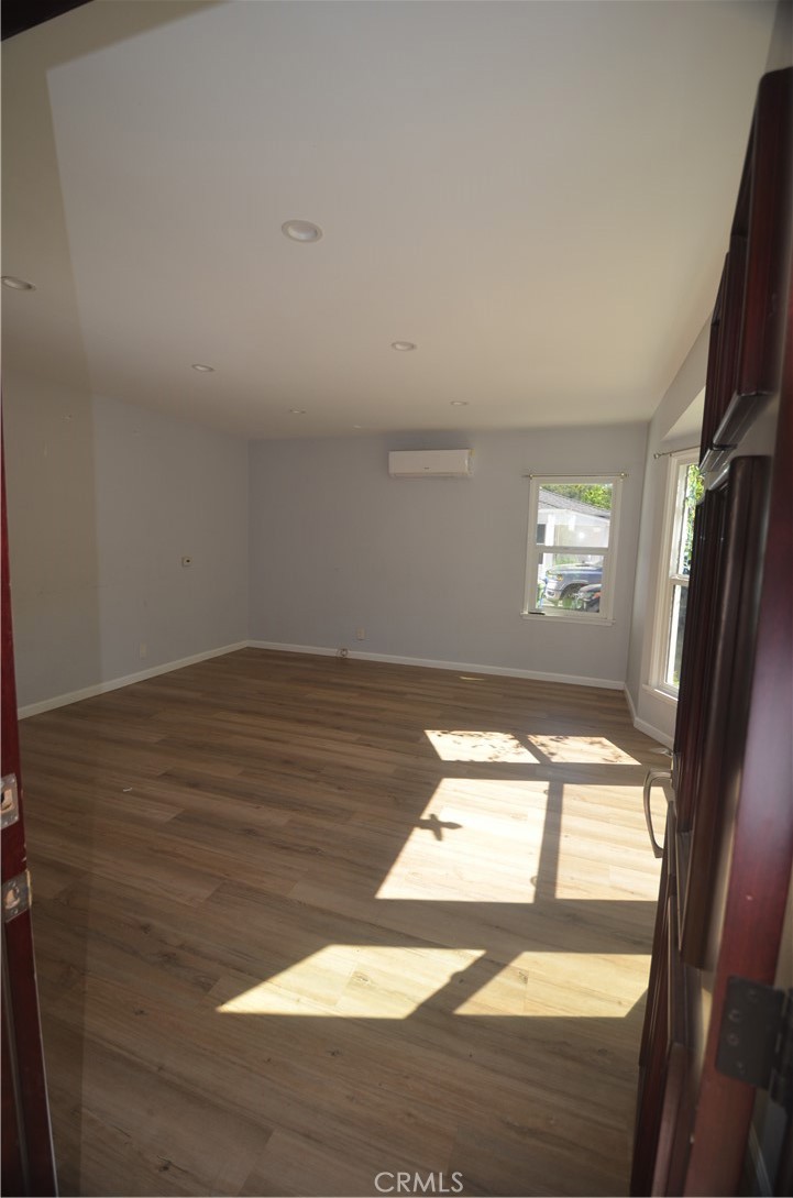 7024 Balcom Property Photo 3
