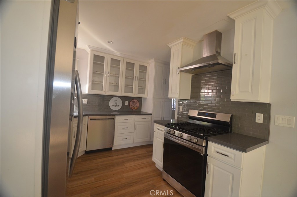 7024 Balcom Property Photo 11