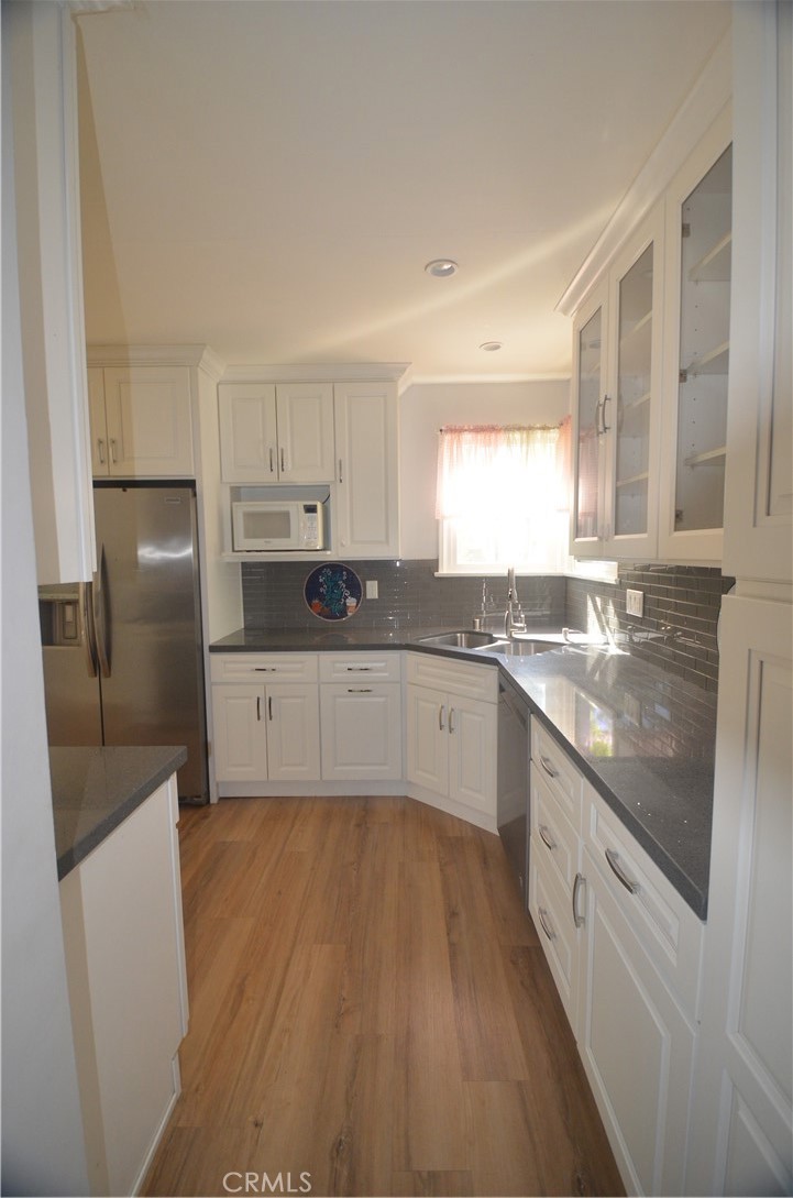 7024 Balcom Property Photo 12