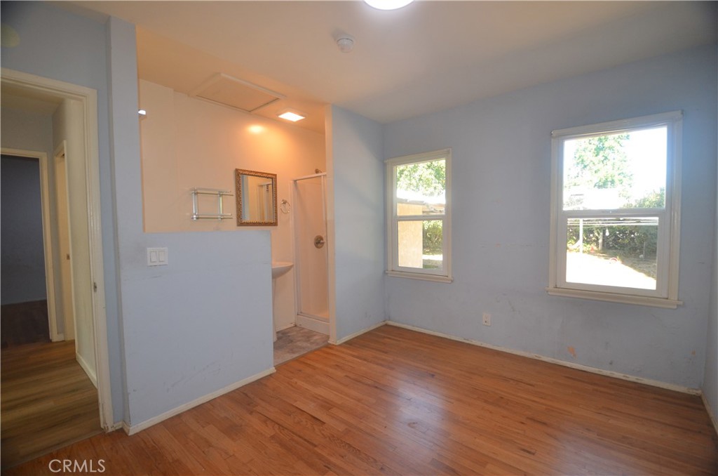7024 Balcom Property Photo 16