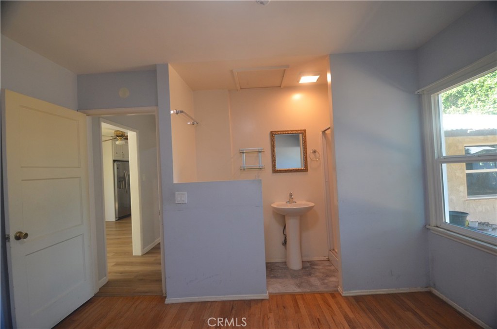 7024 Balcom Property Photo 17