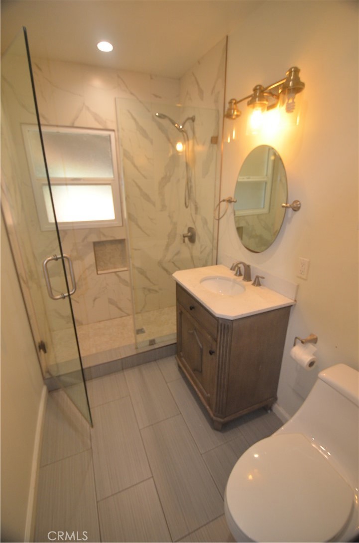 7024 Balcom Property Photo 22