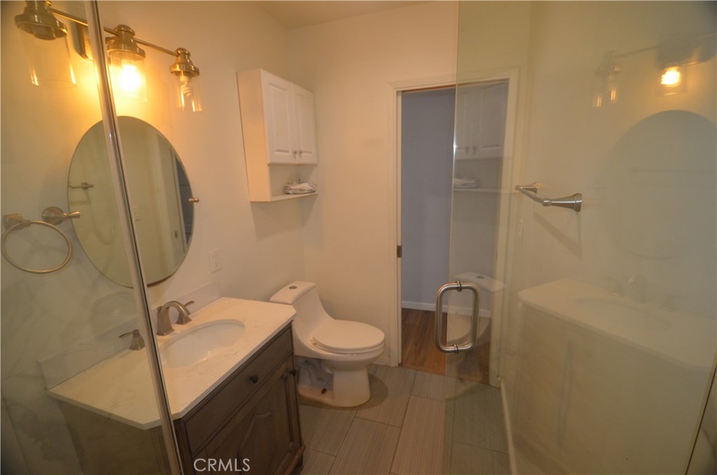 7024 Balcom Property Photo 24