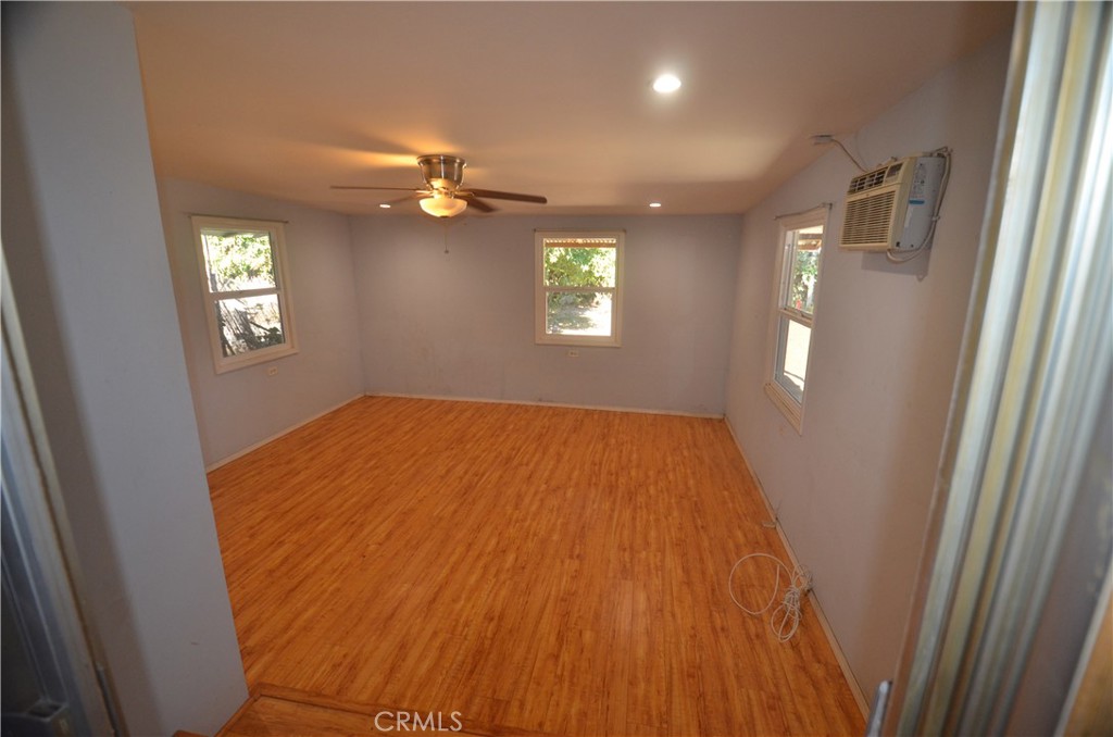 7024 Balcom Property Photo 29