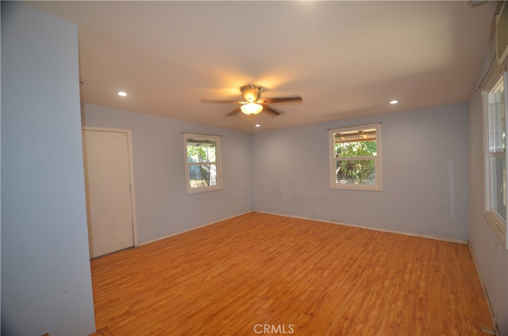 7024 Balcom Property Photo 30