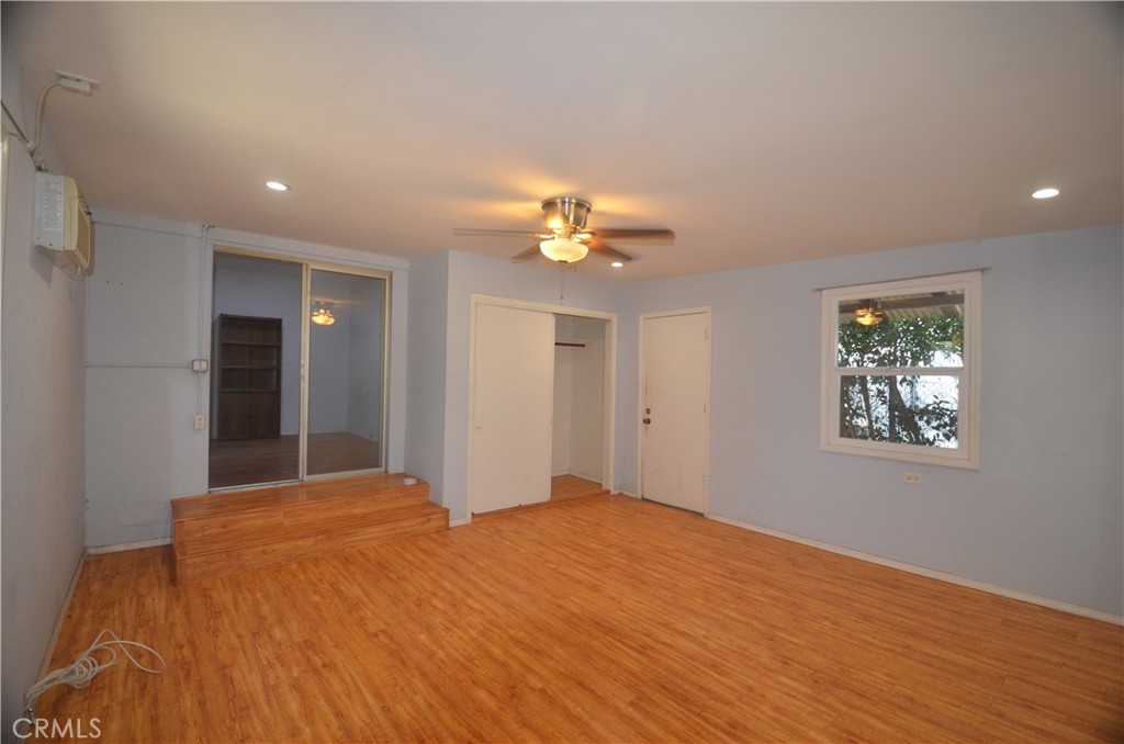 7024 Balcom Property Photo 31