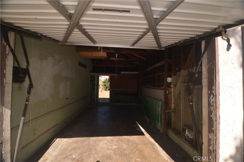 7024 Balcom Property Photo 40
