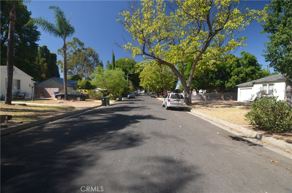 7024 Balcom Property Photo 42