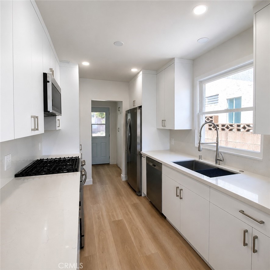 5009 Catalon Property Photo 9