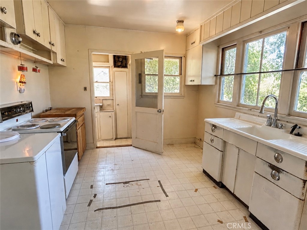 12229 Alta Property Photo 10