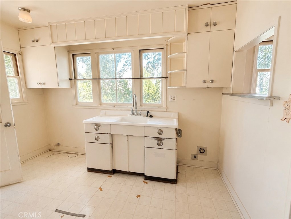 12229 Alta Property Photo 12